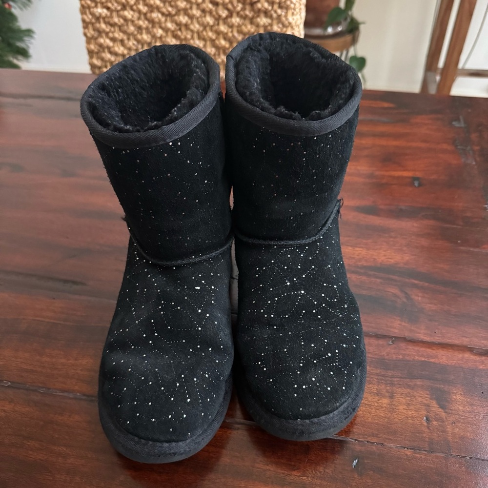 UGG Black Starry Night Winter Boots Zodiac size 5